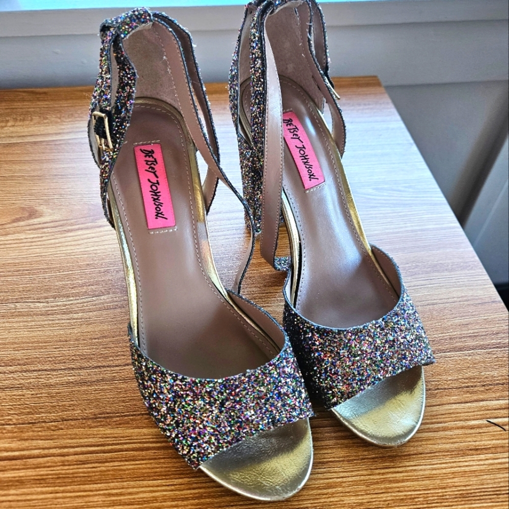 Betsey Johnson sparkly strappy heels Size 9.5